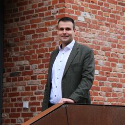 Herr Zilinski (Oberstufenkoordinator) 1 zu 1